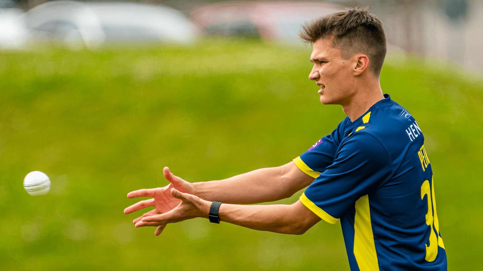 Harry Petrie receiving the ball